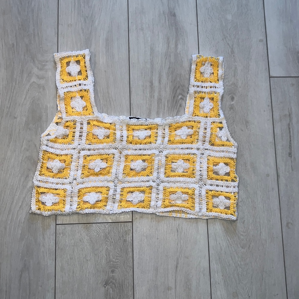JULIA CROCHET CROPPED TOP